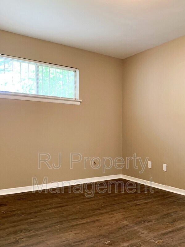 Foto del edificio - 2093 Jefferson Ave