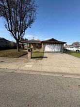 Building Photo - 797 S Amber St