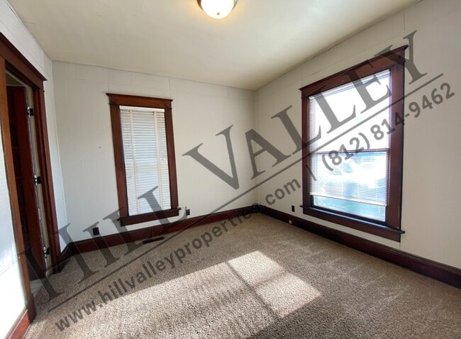 Building Photo - Three Bedroom Home