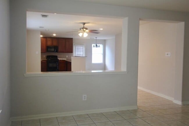 Building Photo - 9414 Coatsworth Dr