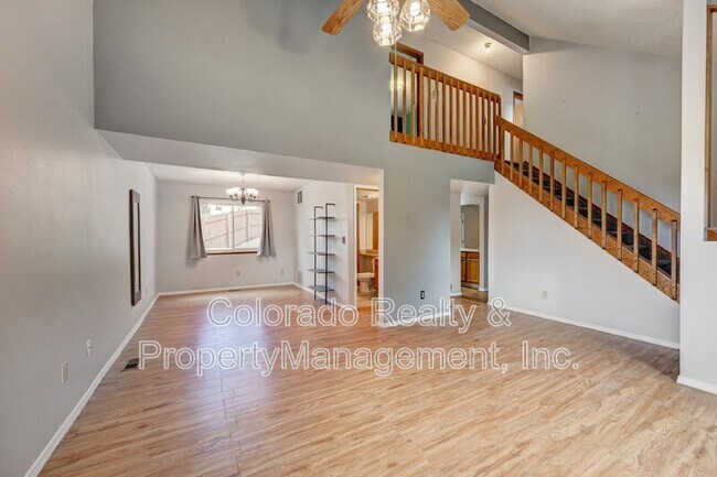Building Photo - 7048 White Buffalo Rd