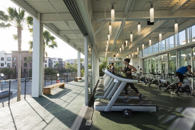 Acceso al gimnasio incluido - 12655 Bluff Creek Dr