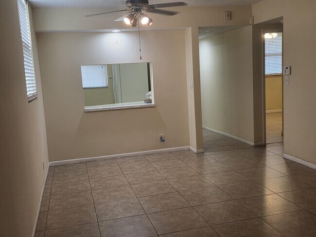 Building Photo - 8419 Forest Hills Dr