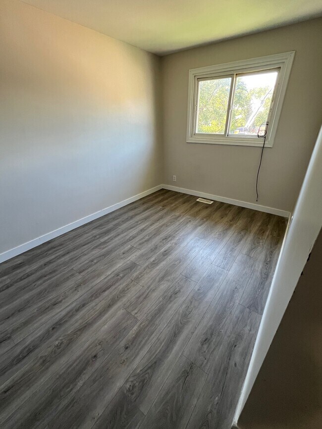 Photo du bâtiment - 505 Kathleen Ave