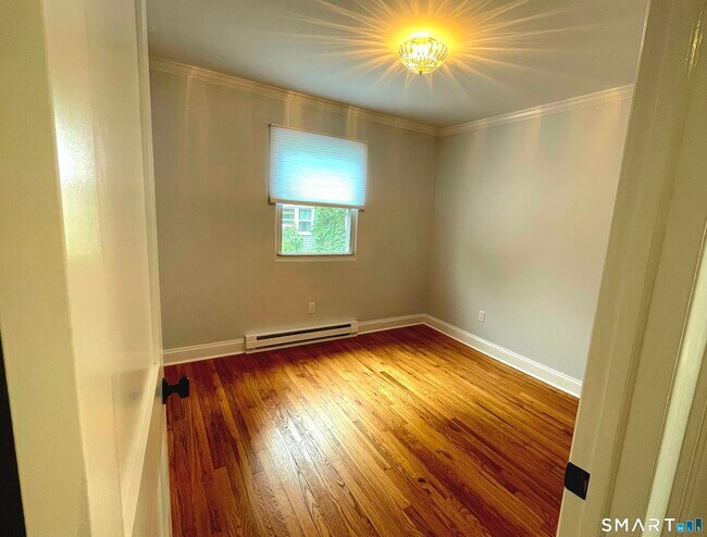 Building Photo - 9 Windell Pl