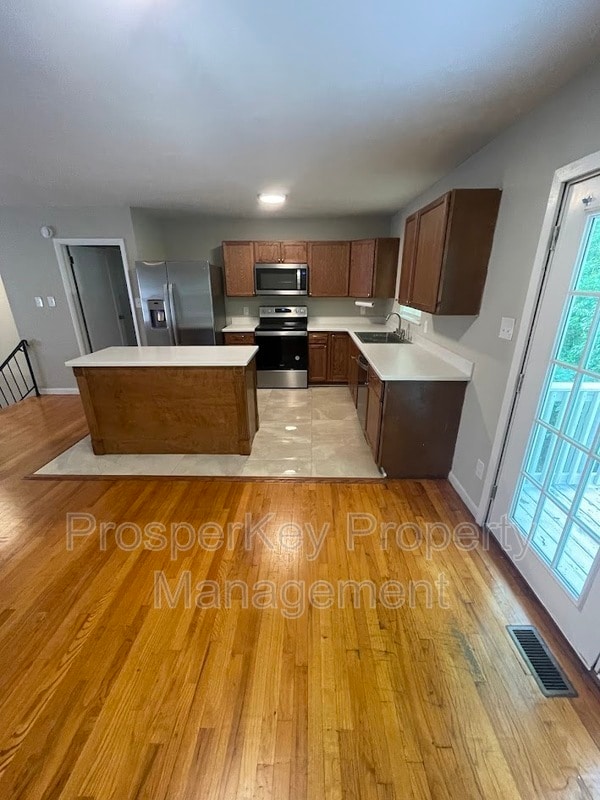 Building Photo - 1211 Timberlane Dr