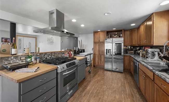 Building Photo - 1803 Ridgeview Dr