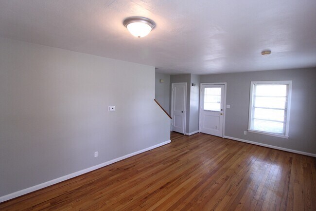 Foto del edificio - 2 Bedroom 1 Bath Duplex In The Waldo Area