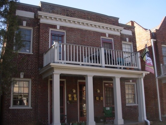 Building Photo - 3520 Ellwood Ave