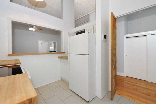 Building Photo - 275 Greenwich St