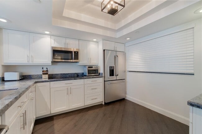 Building Photo - 2565 S Ocean Blvd