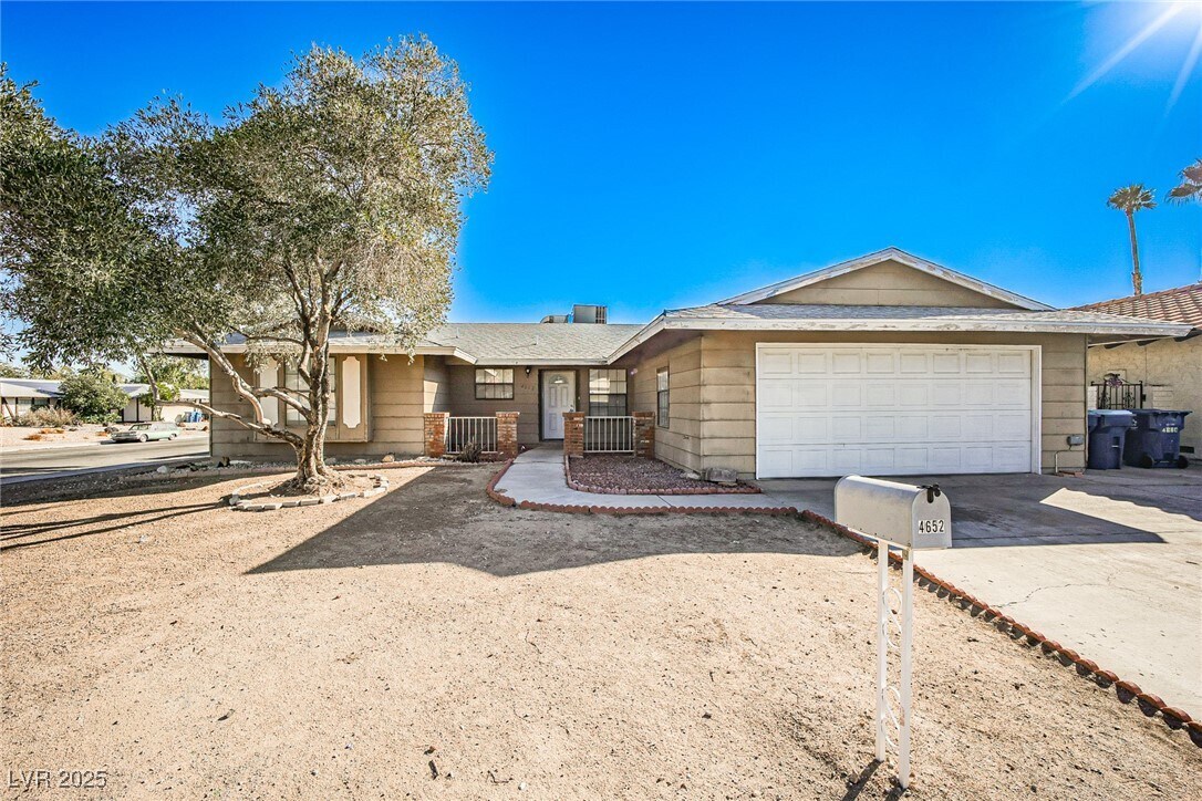 Foto principal - 4652 Troy Pl