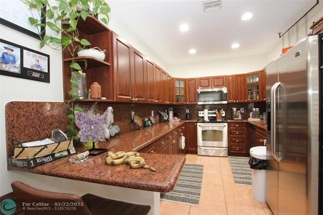 Foto del edificio - 1305 N 30th Ct