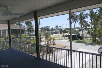 Building Photo - 374 Connecticut St