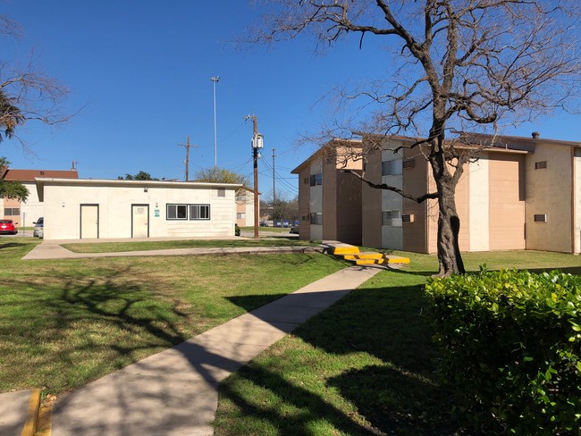 Building Photo - Parkside Apartments