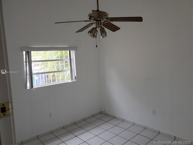 Foto del edificio - 2253 SW 21st St