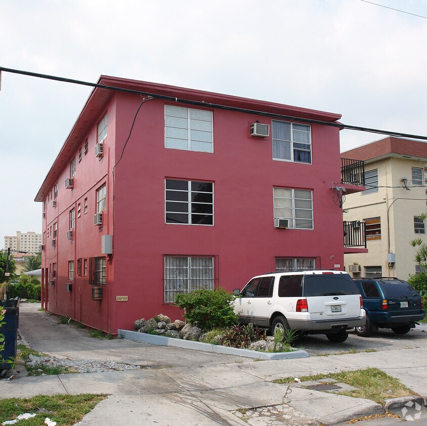 Building Photo - 1246 NW 6th St