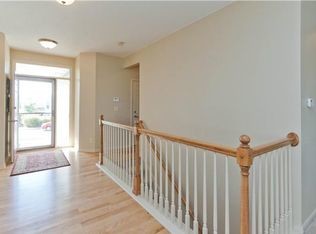 Building Photo - 906 SE Waterview Cir