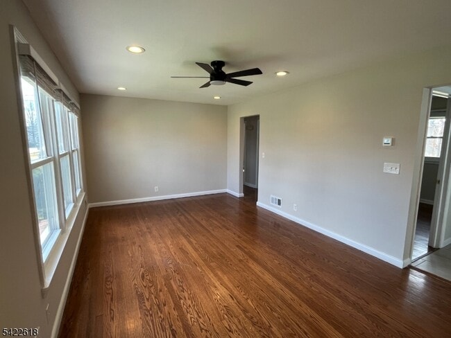 Building Photo - 76 Liberty St