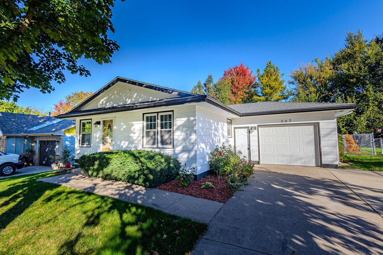 Foto principal - 507 4th St NW