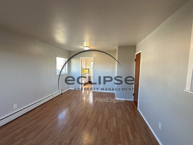 Foto del edificio - 1823 Gunnison Ave