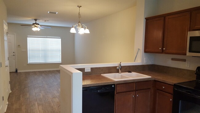Building Photo - 11441 Summerview Cir