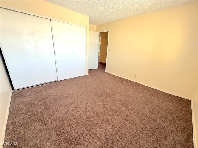 Foto del edificio - 2080 Karen Ave