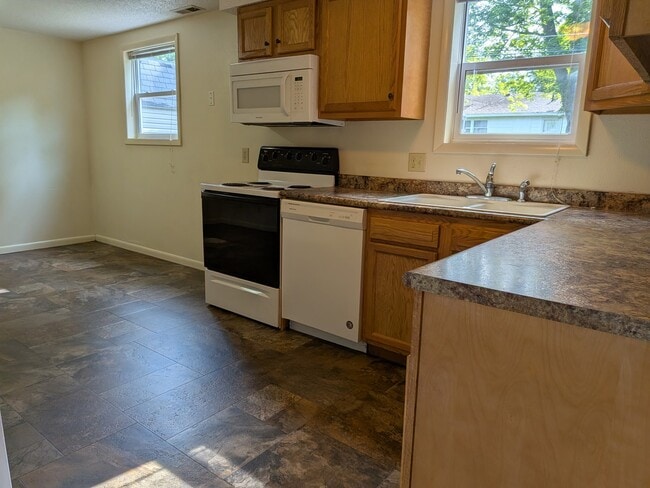 Building Photo - 206 La Choy Dr