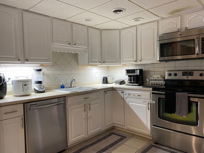 Foto del edificio - 4 Shadowbrook Ln