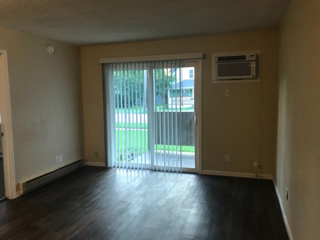 Foto del edificio - 1 bedroom MAIN floor apartment, Niles