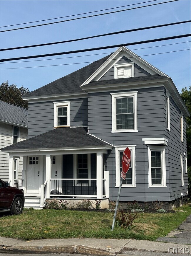 Building Photo - 129 Charles Ave