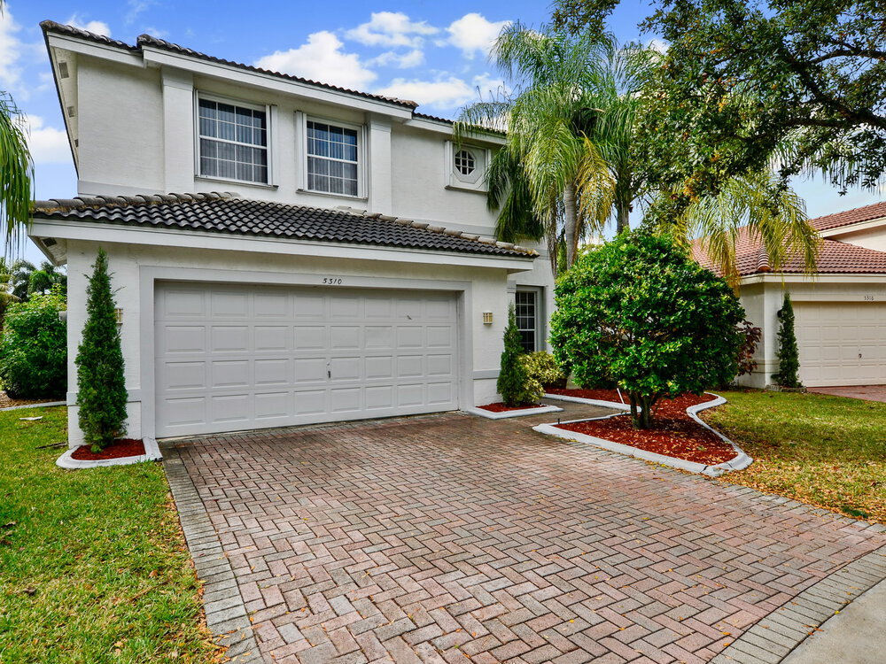 Foto principal - 5310 NW 120th Ave