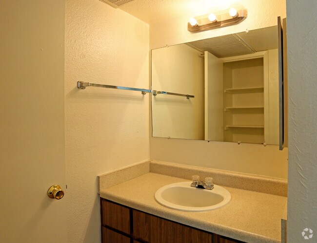 Interior Photo - Lincoln Place