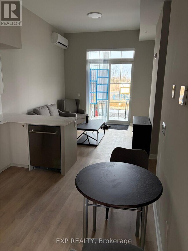 Photo du bâtiment - 309 Pine Hill Rd