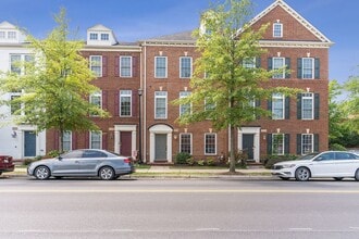 Building Photo - 908 W Glebe Rd