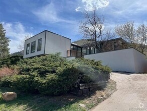 Building Photo - 2020 Mt Zion Dr
