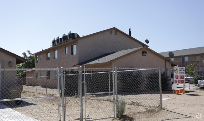 Building Photo - 16789 Muscatel St