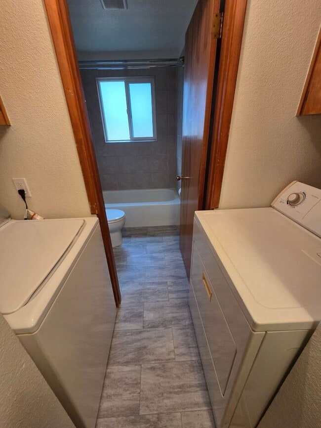 Foto del edificio - Exceptional North-End, 2 Bedroom Duplex!