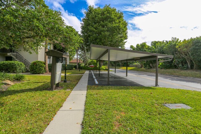 Foto del edificio - **ANNUAL RENTAL**CENTRAL NAPLES**NOW AVAIL...