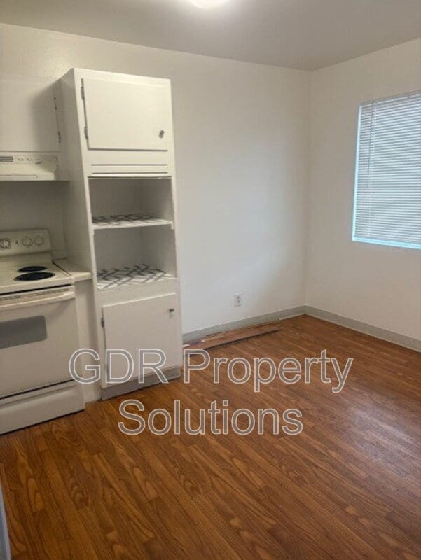 Foto del edificio - 1201 Iron Ave SW