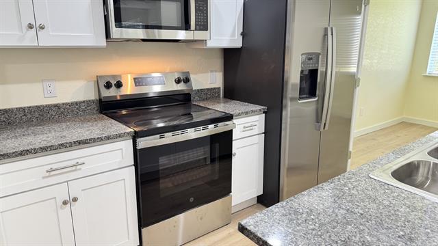 Foto del edificio - 2309 Balsam Dr