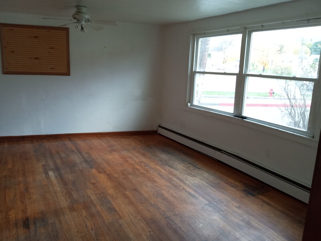 Foto principal - 14809 Broadway St