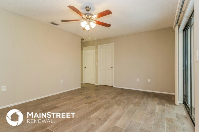 Building Photo - 5048 Brandeis Cir W