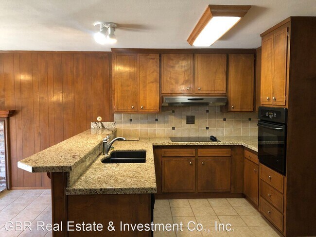 Building Photo - 3 br, 2 bath House - 1000 Emerald Hills Court