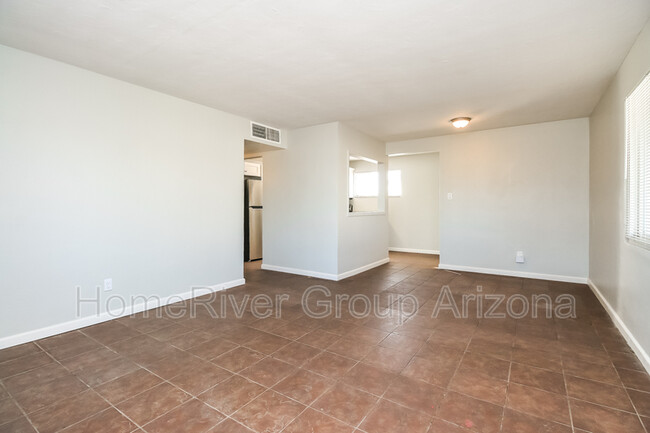 Building Photo - 2819 W Montebello Ave