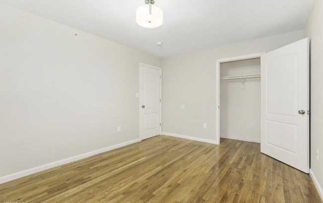 Building Photo - 276 Oraton St