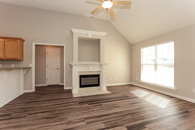 Building Photo - 5030 Betsy Ann Ave