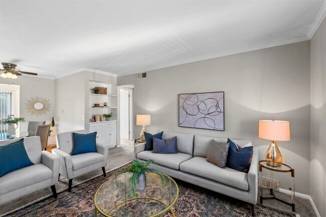 Foto del edificio - 7904 Camelot Ln