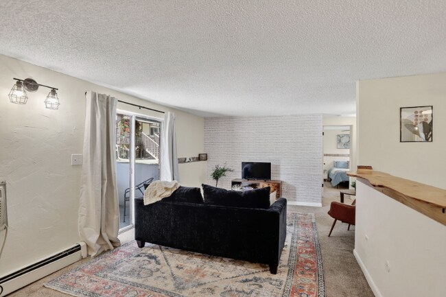 Foto del edificio - 8060 W 9th Ave