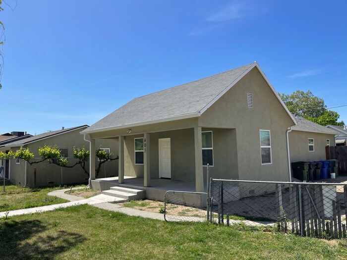 Coming Soon Downtown Turlock 2 Bedroom 2 B... House for Rent in